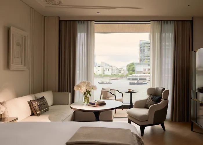 The Langham, Custom House, 5*